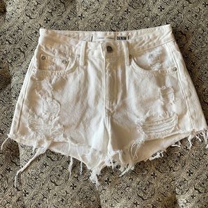 White denim lovers + friends women’s size 24 shorts